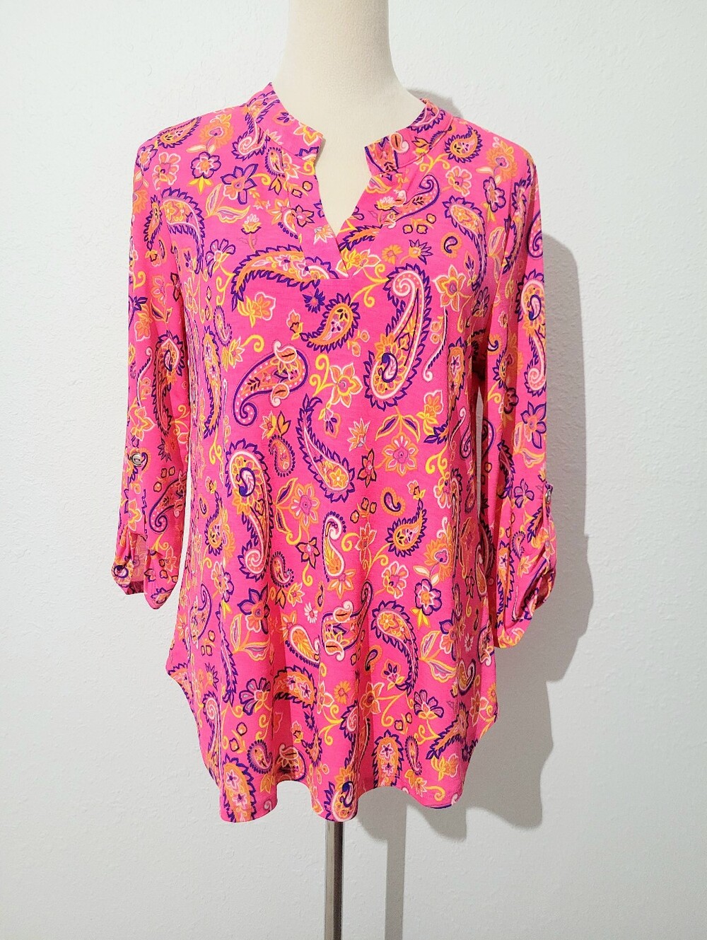 Dear Scarlett Pink Paisley Liquid Knit Tunic Top Small Roll Tab Sleeve Travel - Picture 2 of 11